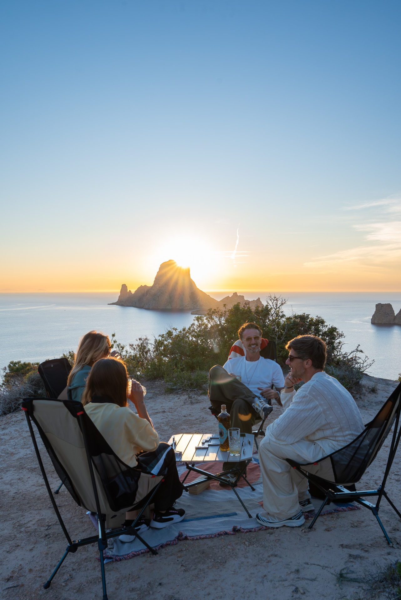 Woweee Sunset, sundowner picnic above the cliffs